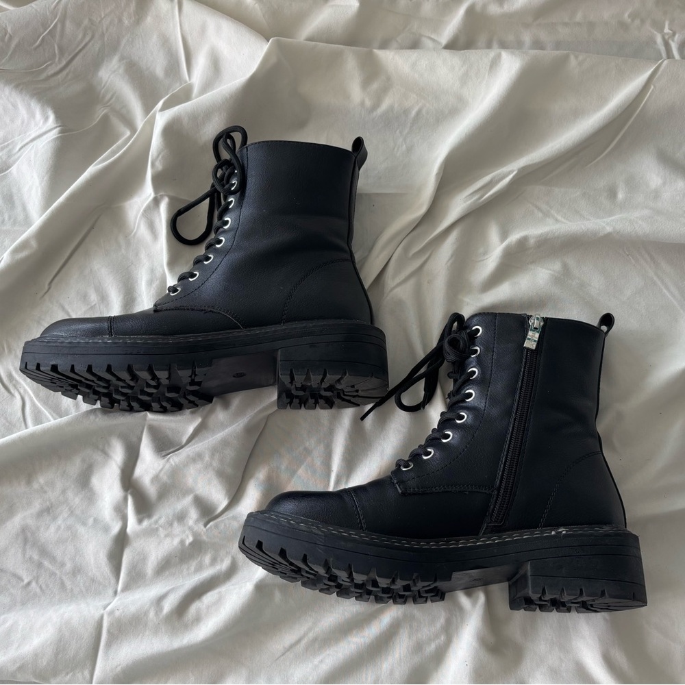Vepose Black Combat Boots with Side Zipper - Picture 5 of 11